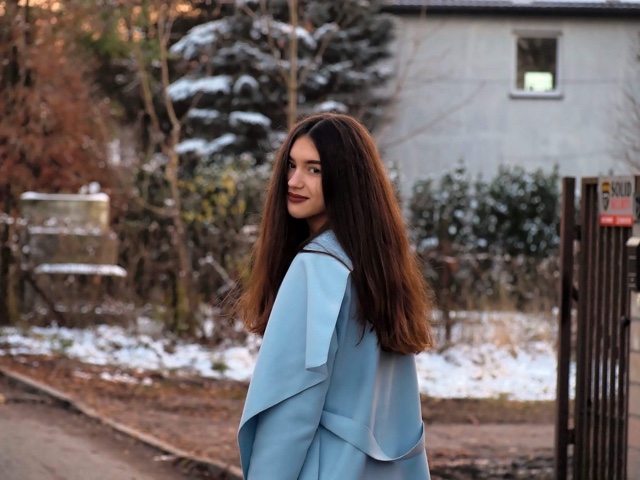 Amelia Świetlik: Blue Coat